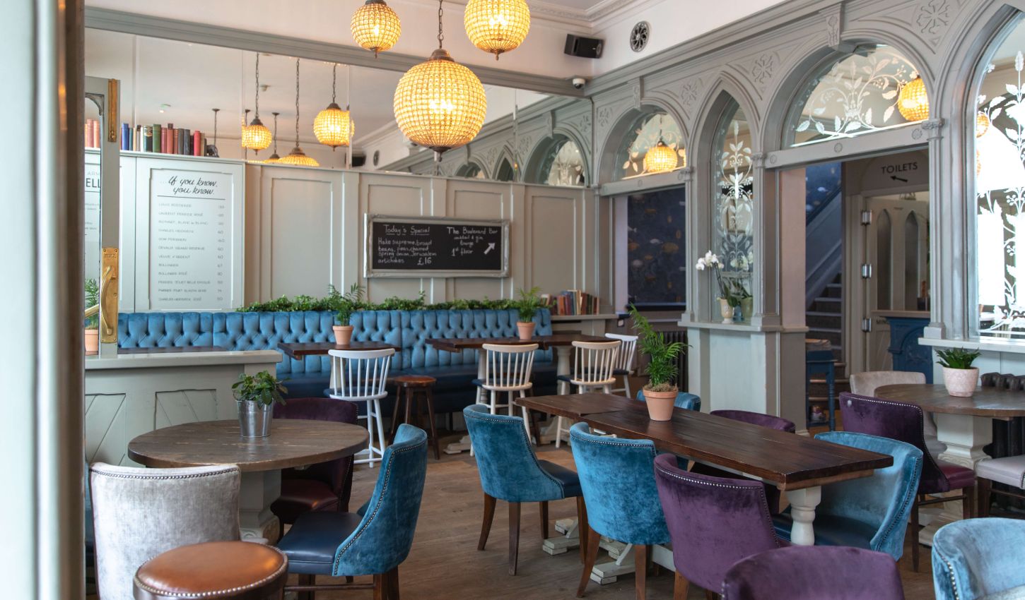 Hollywood Arms Pubs Resturant In Chelsea